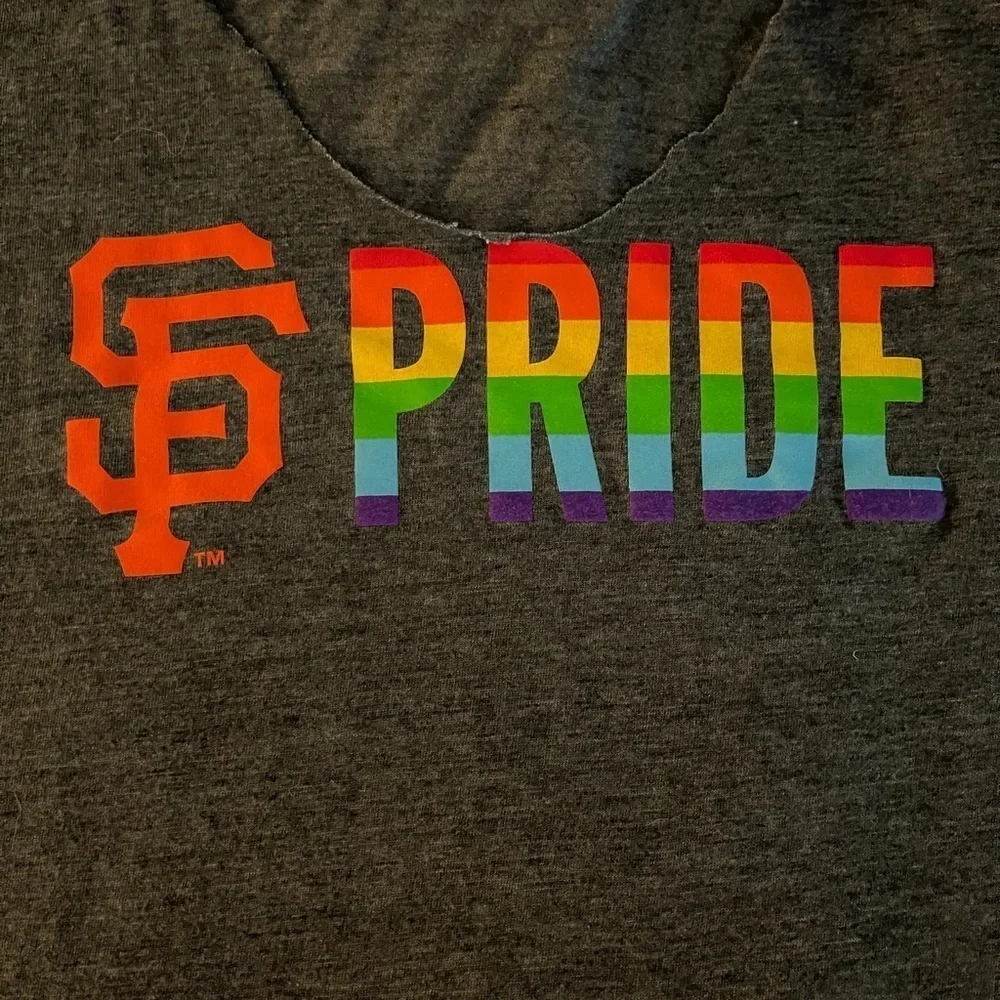 Rare SF Giants Pride Tee, Size Large